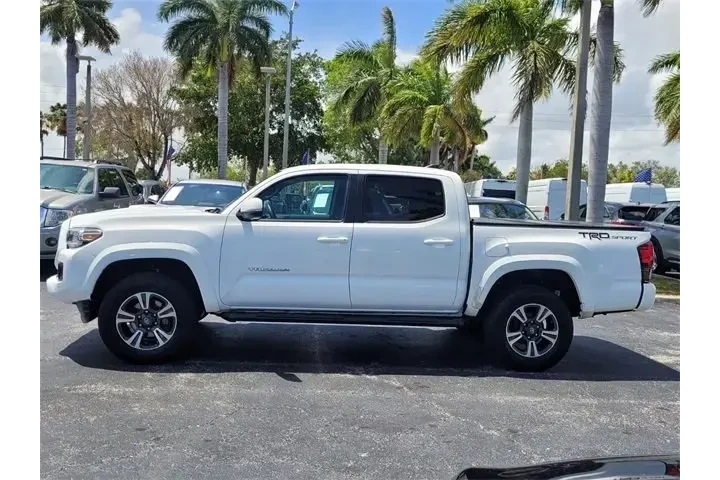 $28490 : Toyota Tacoma 2018 4x2 TRD S image 6