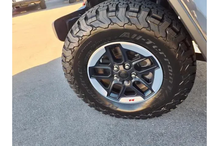 $32987 : Jeep Wrangler Unlimited 2021 image 9