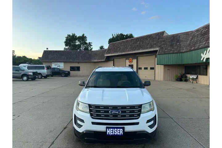 $15500 : 2016 Explorer ONLY 69,000 Mil image 3