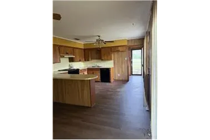 $1650 : Rental property with 3 bedro image 4