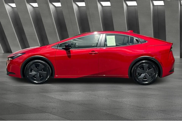 $23500 : Toyota Prius 2023 LE 4dr Hat image 8