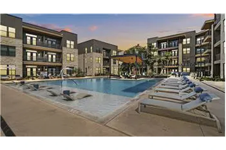 $2530 : Rental property with 3 bedro image 1