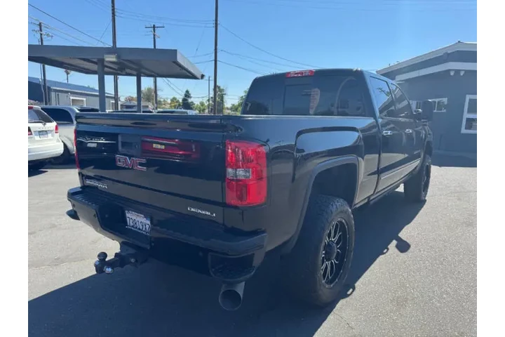 $27998 : 2015 GMC Sierra 2500HD Denali image 6