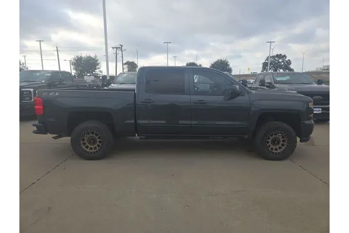 $32487 : Chevrolet Silverado 1500 201 image 3