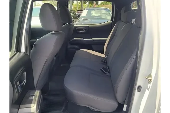 $28490 : Toyota Tacoma 2018 4x2 TRD S image 8