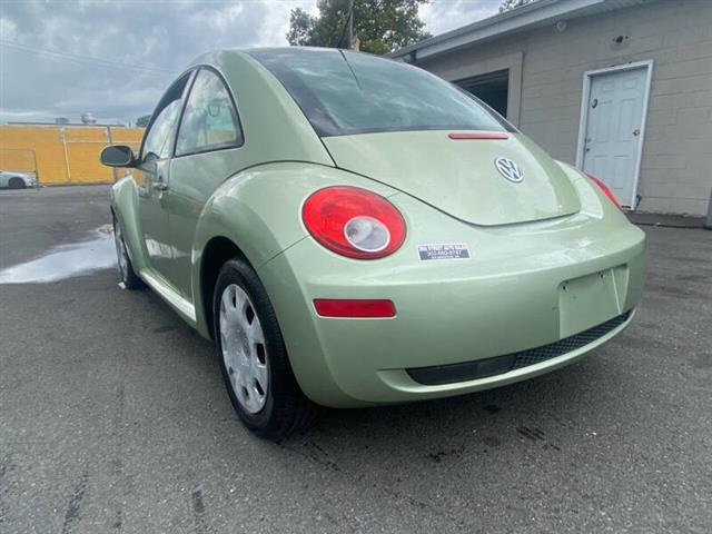 $3995 : 2010 New Beetle image 9