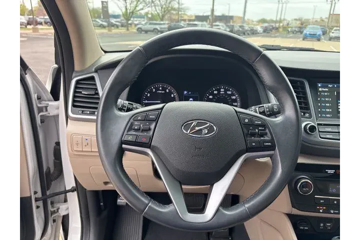 $16998 : Hyundai TUCSON 2018 Value 4d image 7