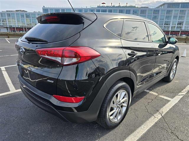 $12495 : 2018 HYUNDAI TUCSON image 8