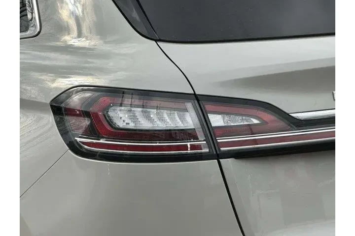 $22695 : Lincoln Nautilus 2020 AWD Re image 8