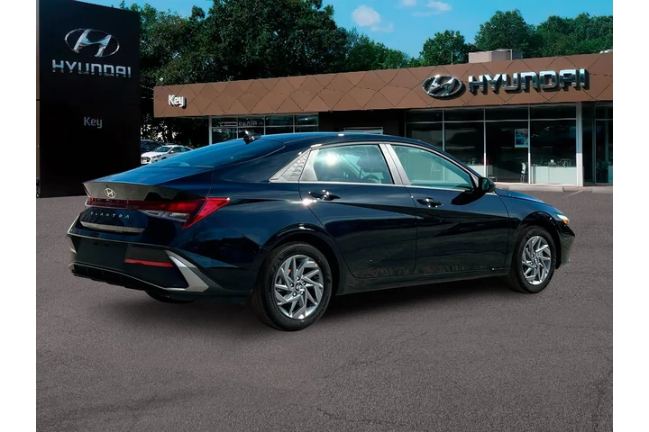 $21175 : Hyundai ELANTRA 2024 SEL 4dr image 8