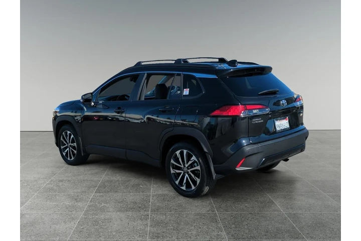 $31003 : Toyota Corolla Cross 2024 XL image 3