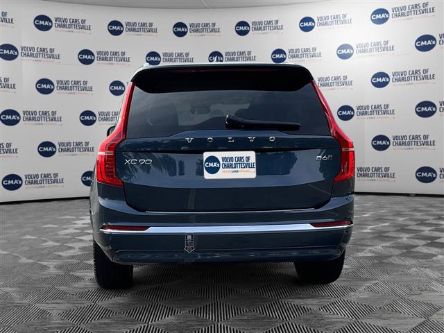 $57302 : PRE-OWNED 2023 VOLVO XC90 B6 image 4