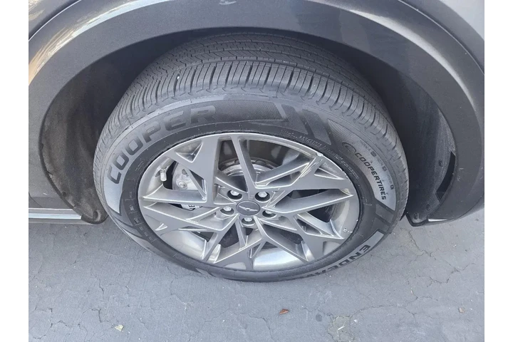 $38995 : Genesis GV70 2024 AWD 2.5T S image 5