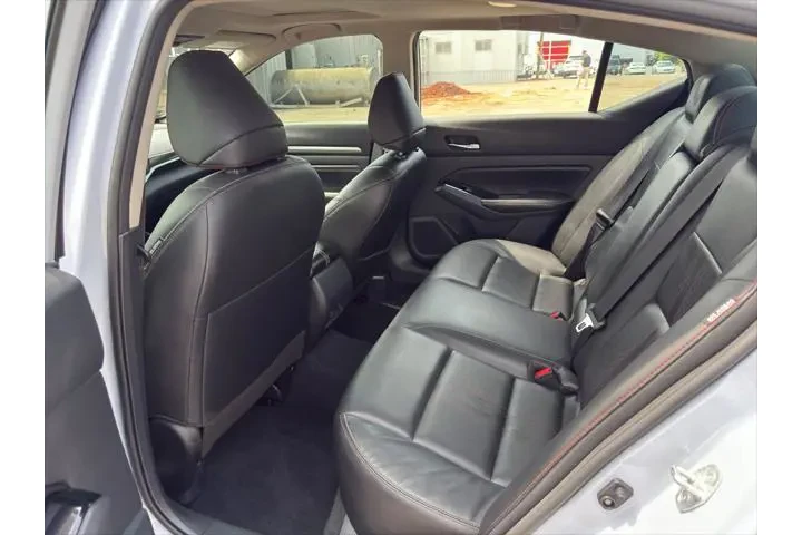 $19995 : Nissan Altima 2023 2.5 SR 4d image 9