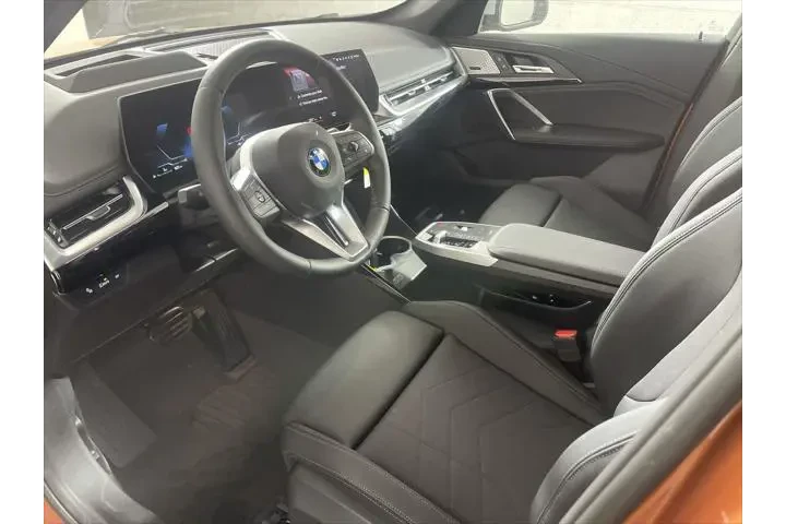 $32943 : BMW X1 2023 AWD xDrive28i 4d image 9