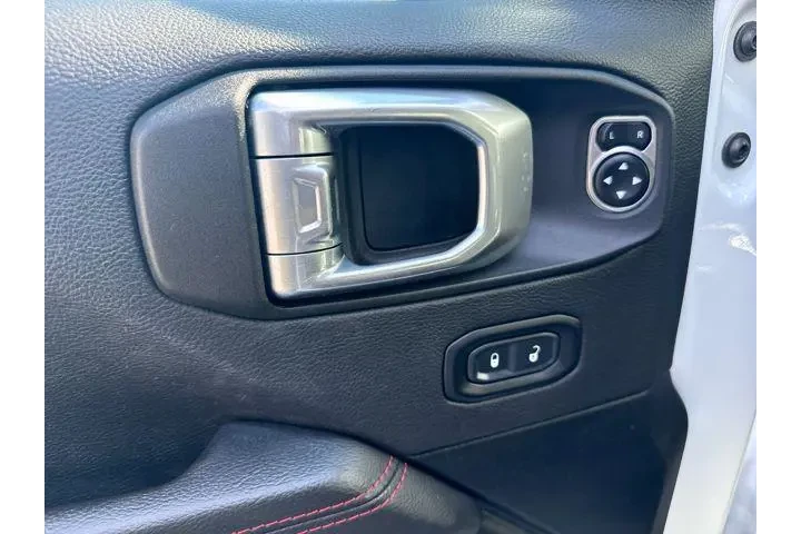 $31989 : Jeep Wrangler Unlimited 2021 image 10