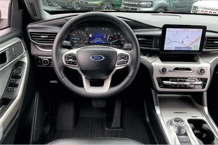 $32991 : Ford Explorer 2024 XLT 4dr S image 5