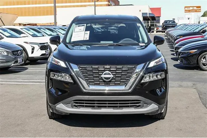 $18998 : Nissan Rogue 2023 SV 4dr Cro image 2
