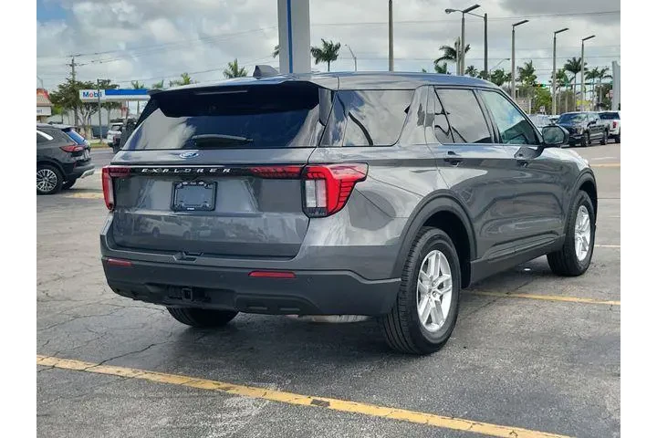 $35990 : Ford Explorer 2026 Active 4d image 4