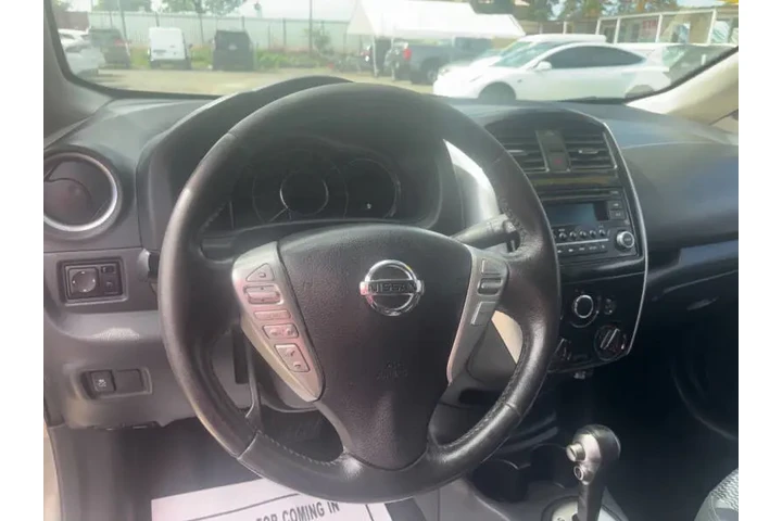 $6999 : 2015 Versa Note S image 9