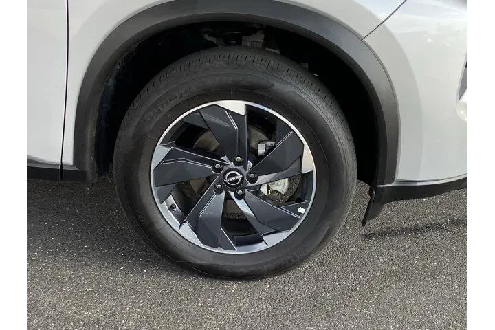 $19444 : Nissan Rogue 2025 AWD SV 4dr image 10