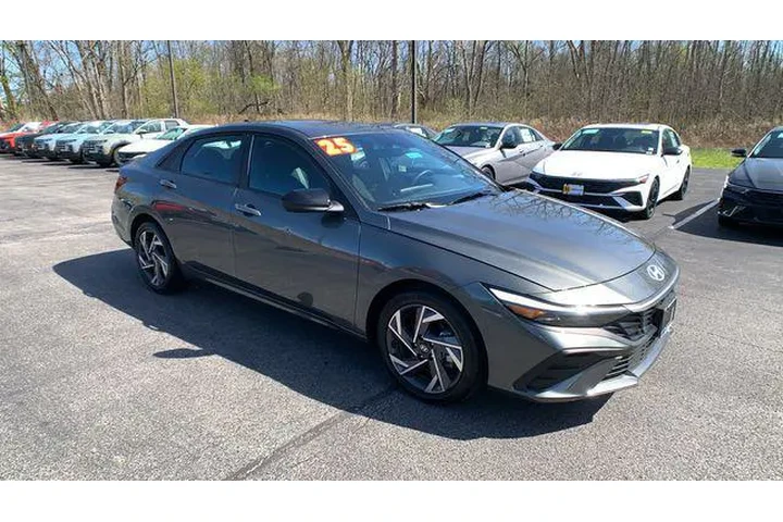 $18677 : Hyundai ELANTRA 2025 SEL Spo image 7