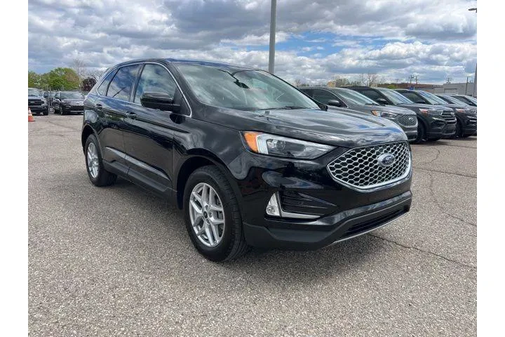 $27949 : Ford Edge 2024 AWD ST-Line 4 image 3