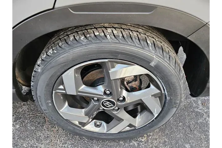 $17272 : Hyundai VENUE 2022 SEL 4dr C image 10