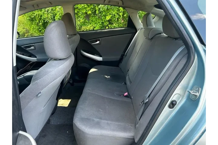 2014 Prius Three image 5