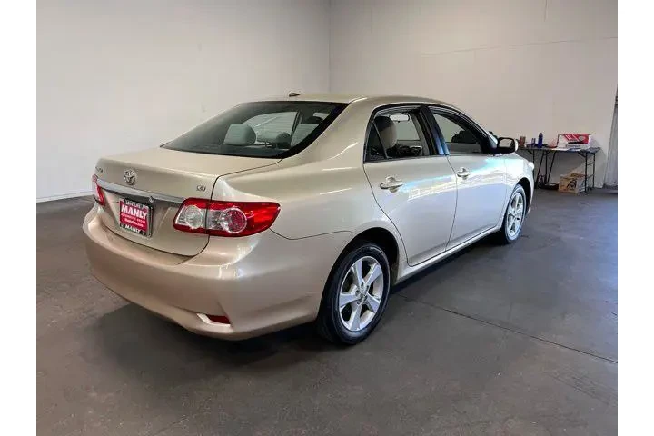 $11542 : Toyota Corolla 2011 image 3