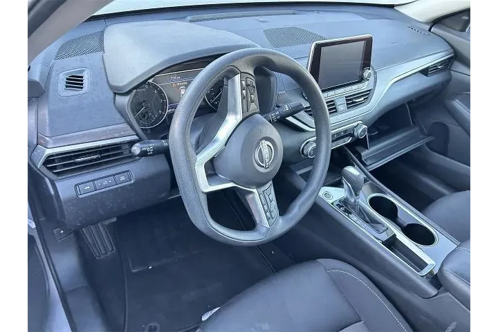 $17997 : Nissan Altima 2024 2.5 SV 4d image 9