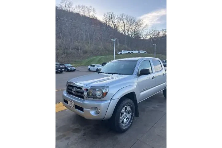 $17990 : Toyota Tacoma 2010 4x4 V6 4d image 3