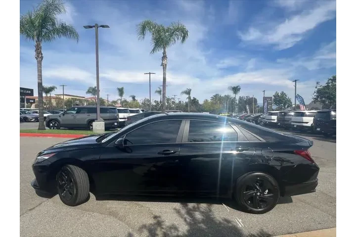 $19420 : Hyundai ELANTRA 2023 SEL 4dr image 5