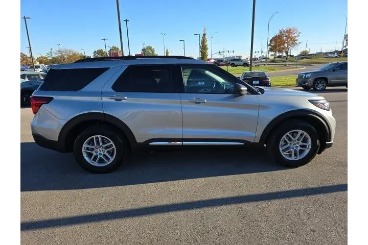 $39000 : Ford Explorer 2025 AWD Activ image 6