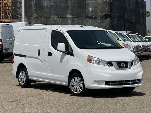 $12999 : 2015 NV200 image 2