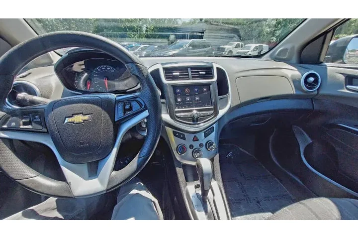 $5900 : 2020 Sonic LT image 10