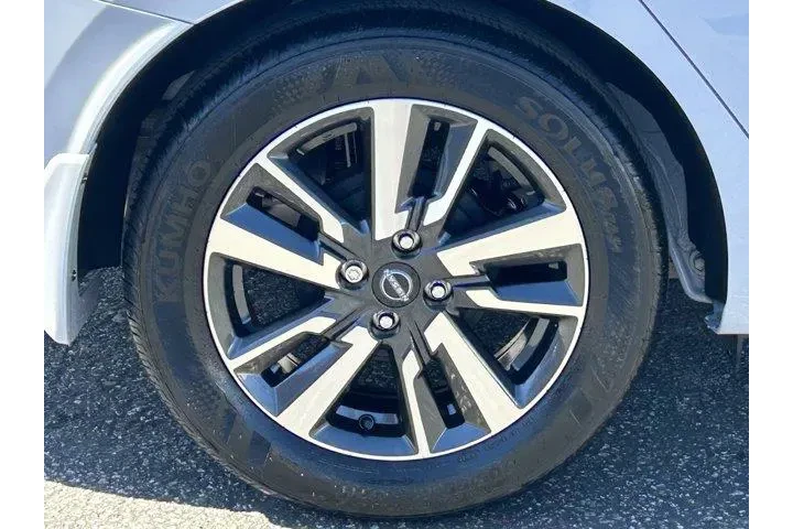 $22995 : Nissan Versa 2025 SV 4dr Sed image 7