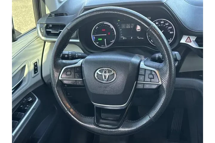 $39900 : Toyota Sienna 2024 Limited 7 image 9