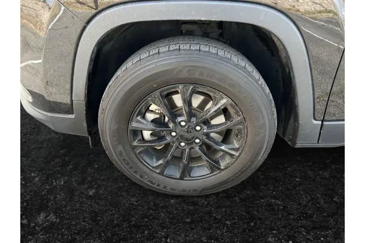 Jeep Cherokee 2023 4x4 Altit image 8