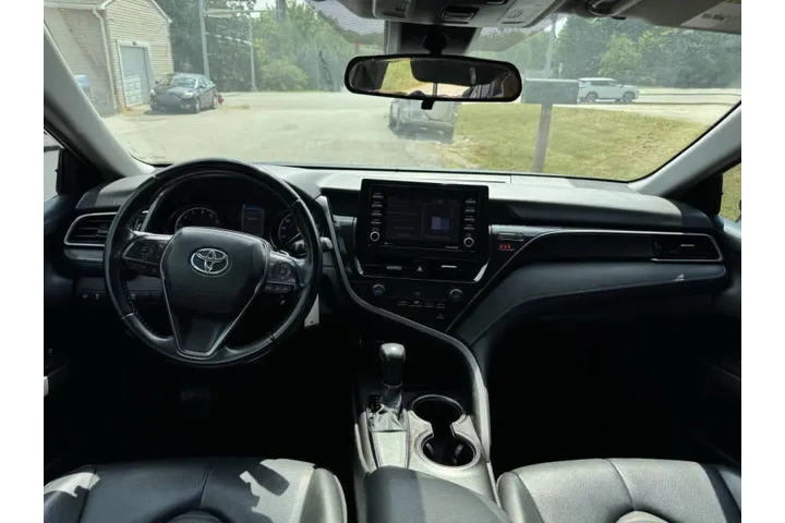 $16999 : 2021 Camry SE image 9
