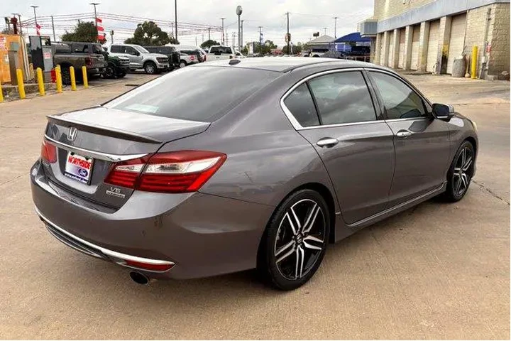 $19977 : Honda Accord 2016 Touring 4d image 9