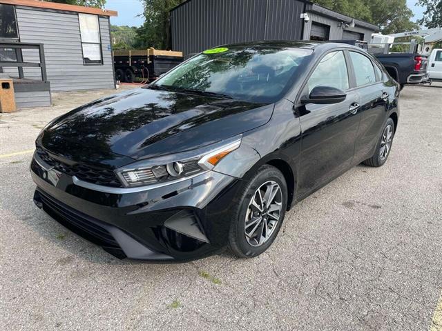 $17995 : 2022 Forte LXS image 3