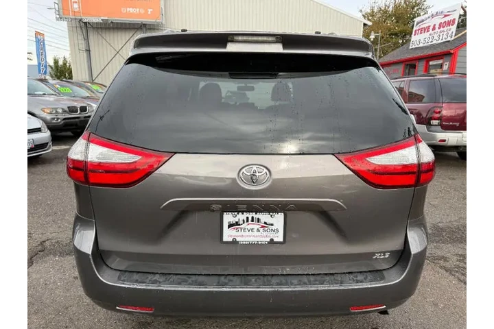 $13995 : 2016 Sienna XLE 8-Passenger image 7