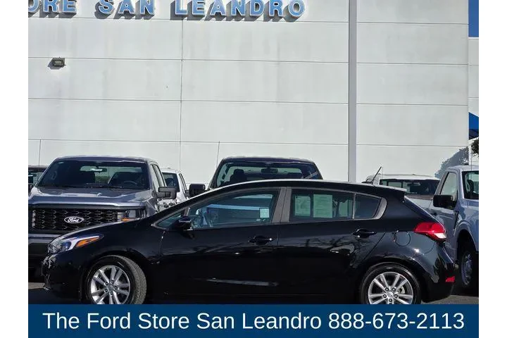 $8900 : Kia Forte5 2017 LX 4dr Hatch image 6