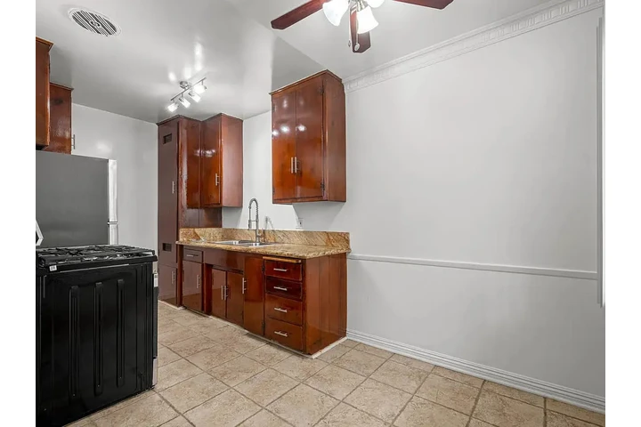 $1100 : Apartamento 1H/1B ¡Impecable! image 2