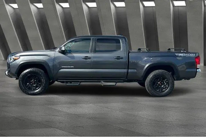 $28000 : Toyota Tacoma 2016 4x4 TRD O image 8