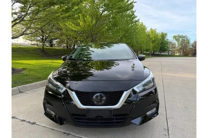 $11997 : 2021 Versa SR image 3