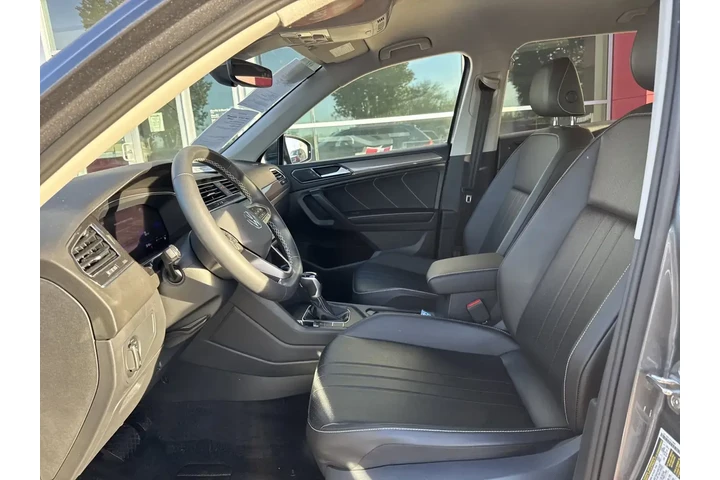 Volkswagen Tiguan 2022 SE 4d image 10