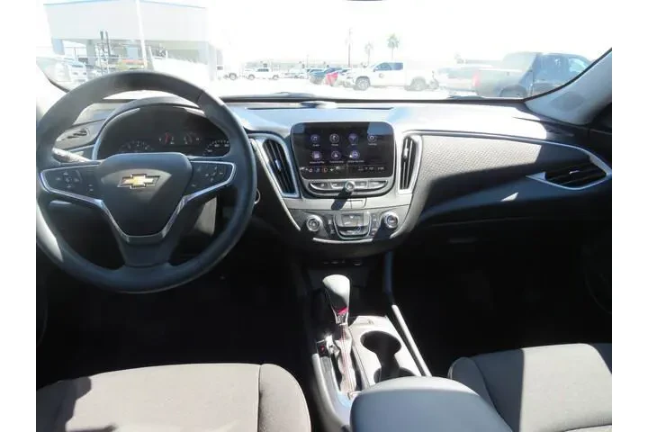 $24491 : Chevrolet Malibu 2023 RS 4dr image 9