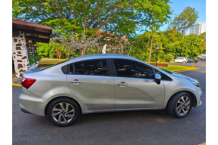 $7700 : Oferta por tiempo limitado Kia image 7
